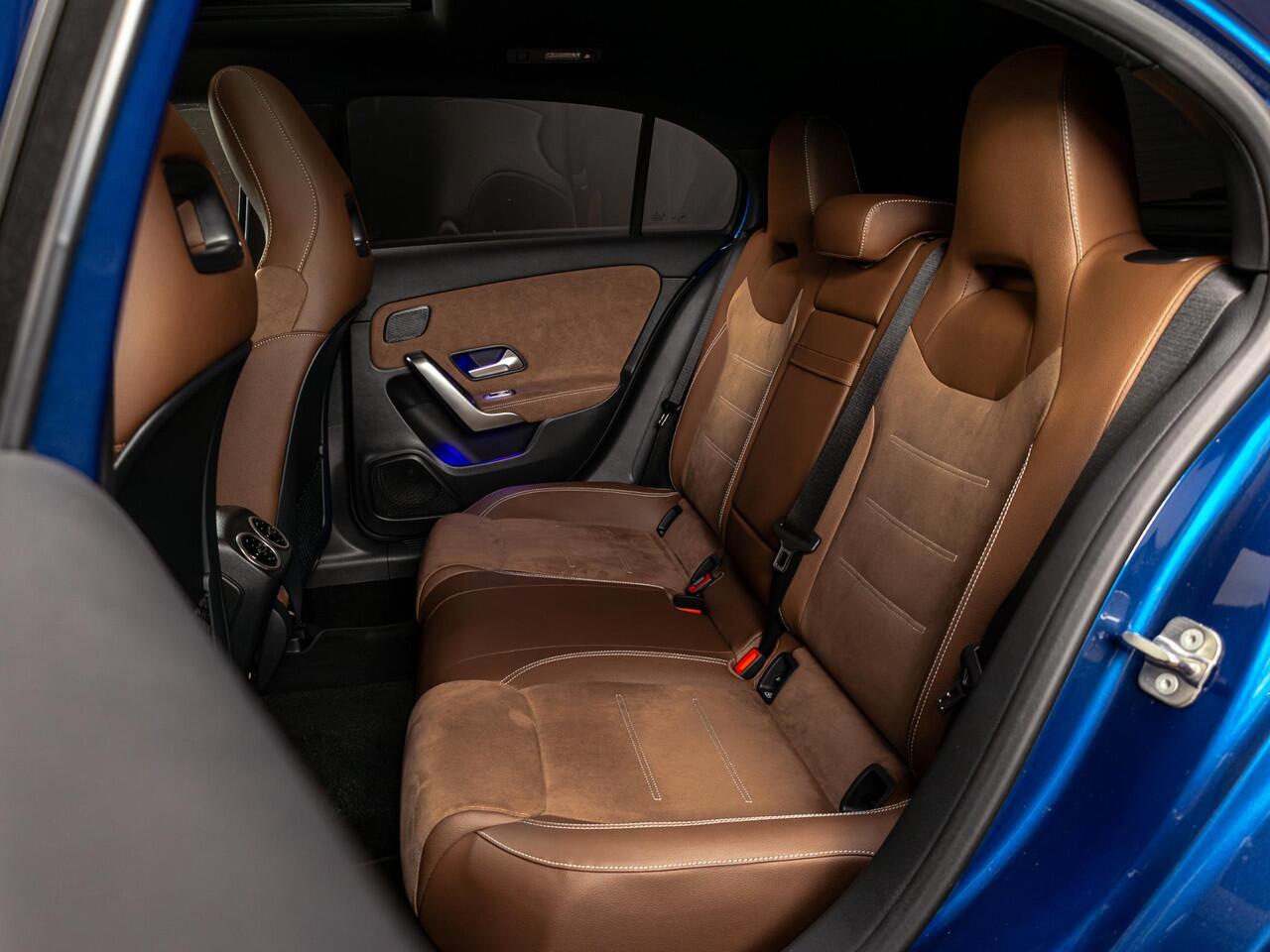 Mercedes-Benz A-KLASSE Hatchback 180 Star Edition AMG Line LIMITED Premium PLUS | Panorama dak