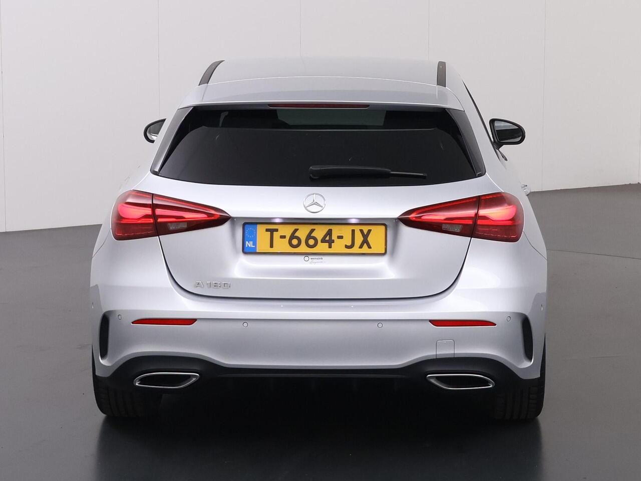 Mercedes-Benz A-KLASSE 180 AMG Line | Premium pack | Night pakket | Stoelverwarming |