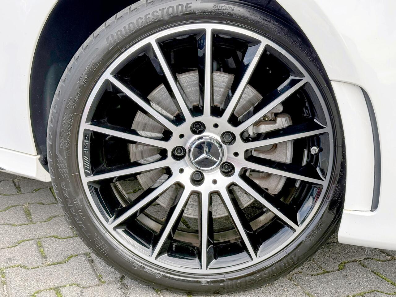 Mercedes-Benz A-KLASSE 250 e Business Solution AMG Limited | Pano | Ambient Light | Camera | LED | MBUX | 19 inch