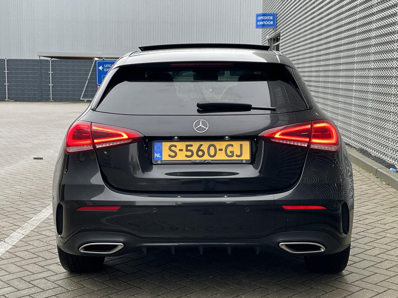 Mercedes-Benz A-KLASSE 250 e AMG Line / Pano / Navigatie / App connect / Camera / Parkeersensoren V+A / Stoelverwarming /