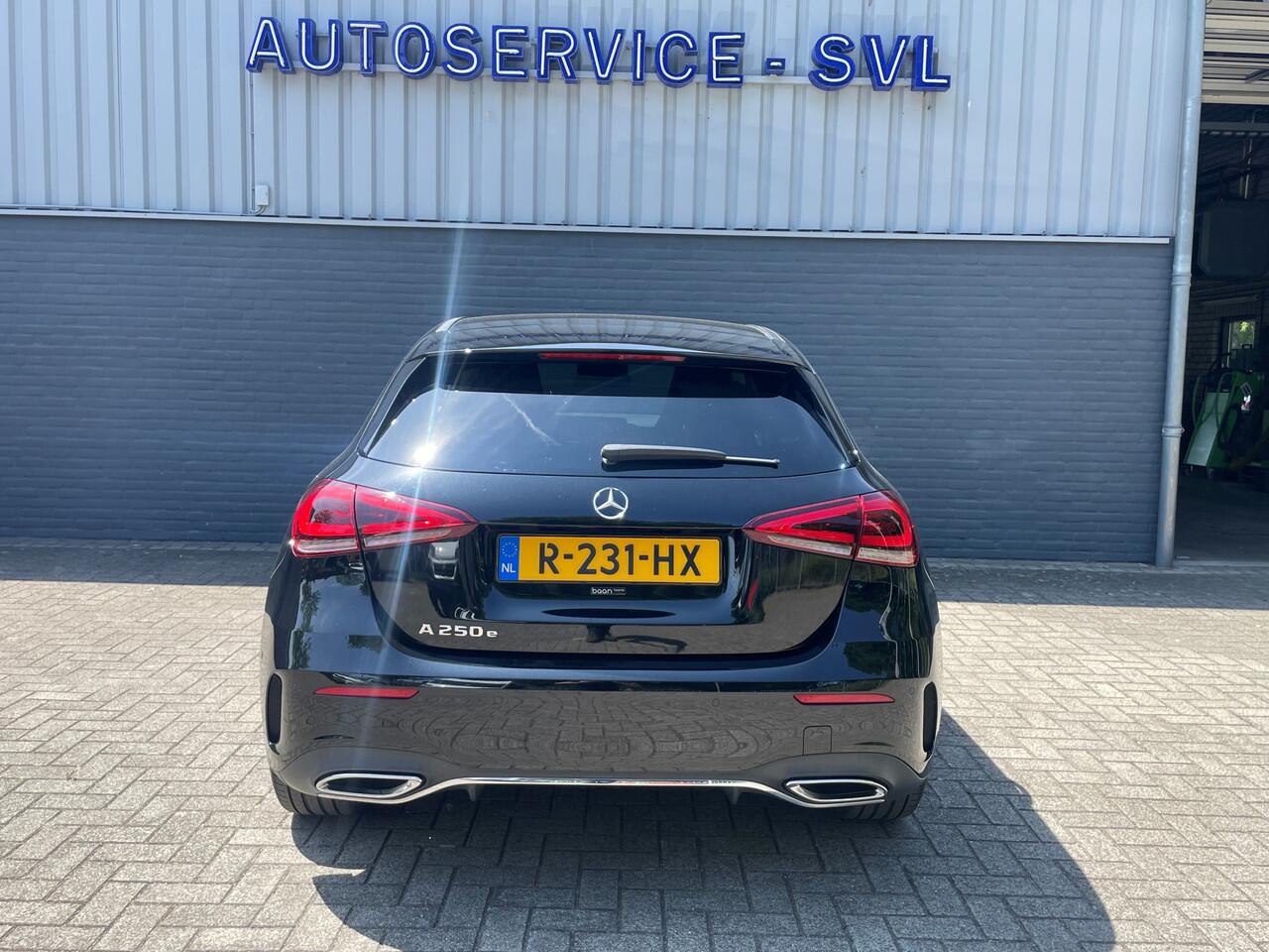 Mercedes-Benz A-KLASSE 250 e AMG-style - Trekhaak - Camera - Apple car play etc etc!