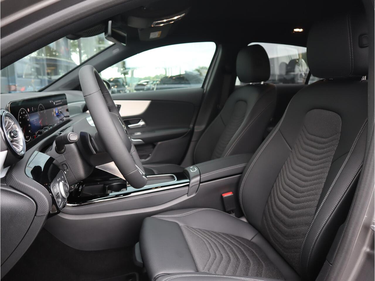 Mercedes-Benz A-KLASSE 180 Star Edition Luxury Line