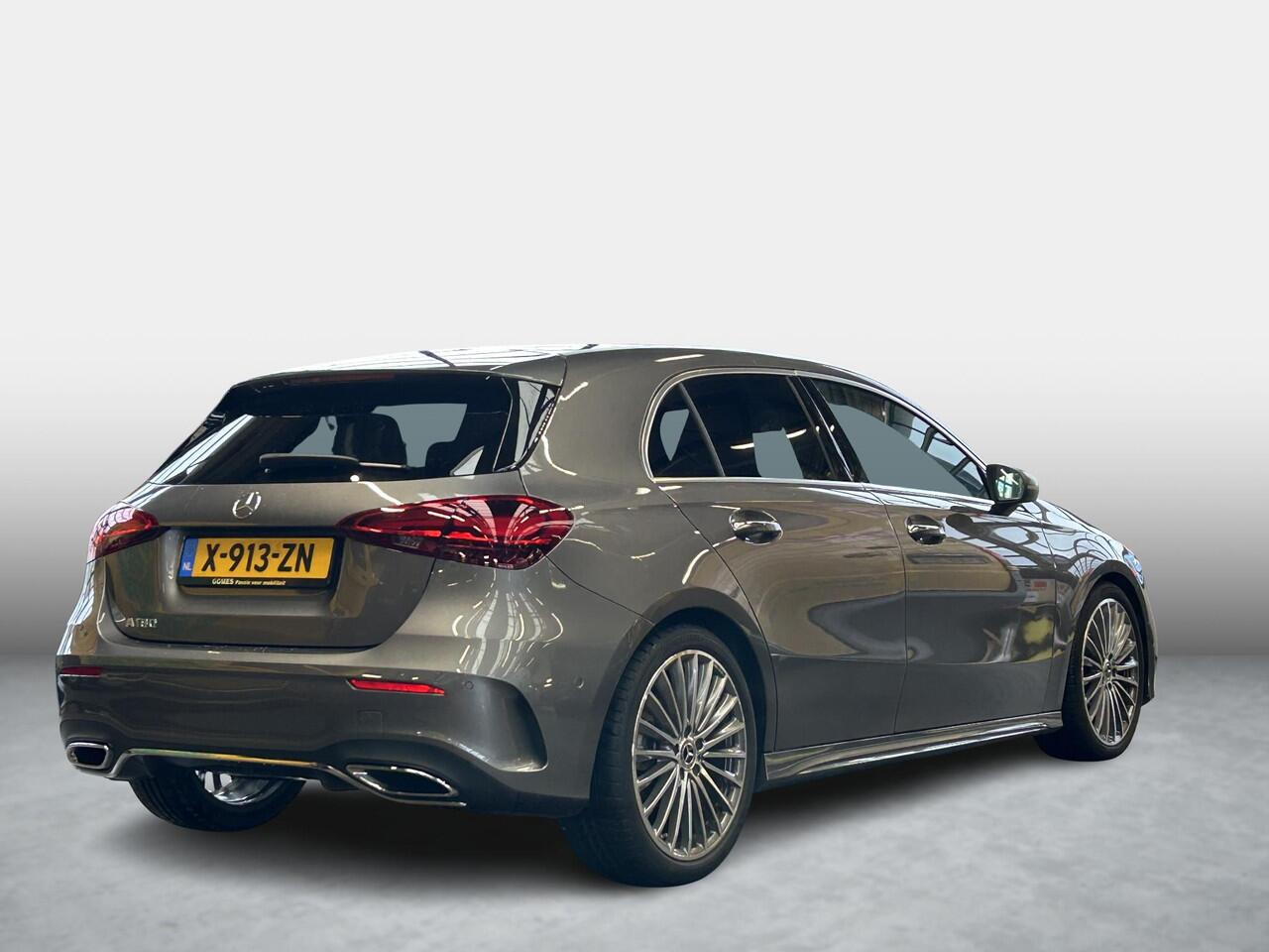 Mercedes-Benz A-KLASSE 180 AMG Line | Panoramadak | MULTIBEAM LED Koplampen | Dodehoekassistent | Advanced Sound System | Apple CarPlay | Android Auto | Augmented Reality voor Navigatie | Donkergetint Glas Achter | Sfeerverlichting | Stoelverwarming