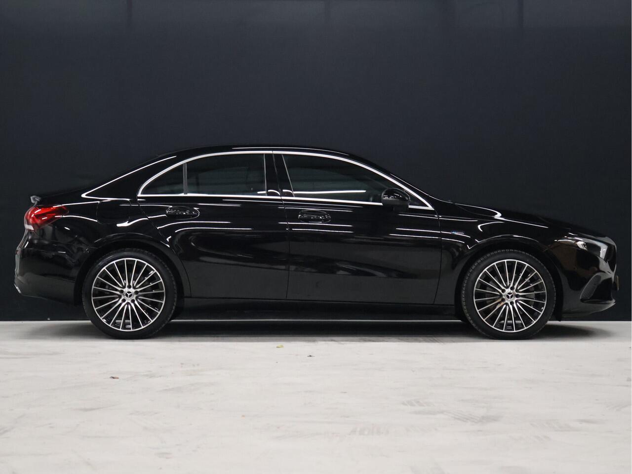 Mercedes-Benz A-KLASSE 250 e Business Solution Luxury Limited [SFEERVERLICHTING, CAMERA, VOL LEDER, PDC V+A, STOELVERWARMING, BLUETOOTH, CRUISE, CLIMATE, NIEUWSTAAT]