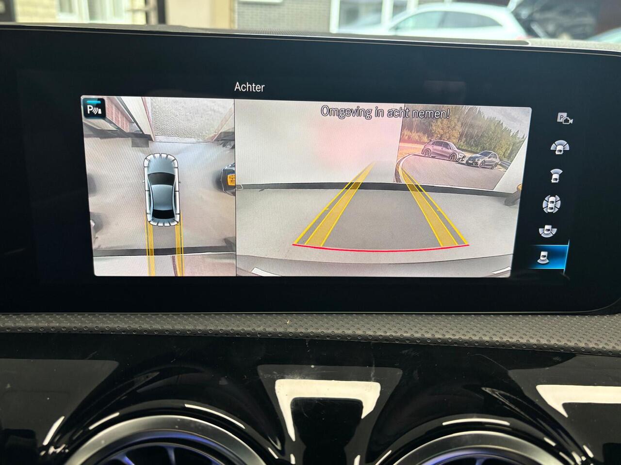 Mercedes-Benz A-KLASSE 180 AMG Panorama 360 Camera Distronic Head up Keyless