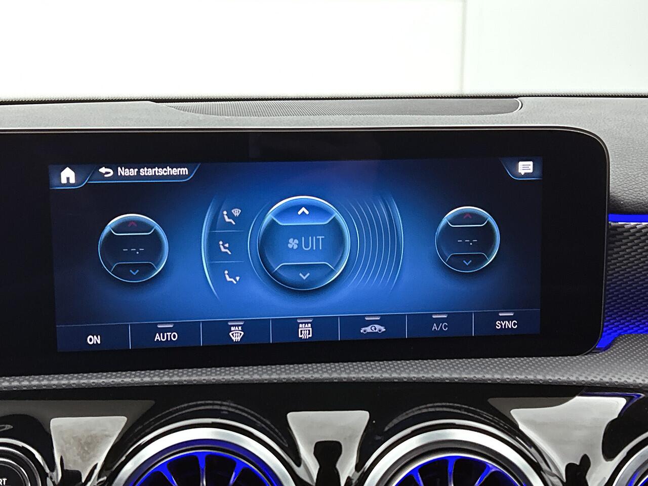 Mercedes-Benz A-KLASSE 180 Business Solution Luxury Ledkoplampemn | Sfeerverlichting | Achteruitrijcamera | Stoelverwarming Voor | Spiegelpakket. Inclusief 24 maanden MB Certified garantie voor Europa.