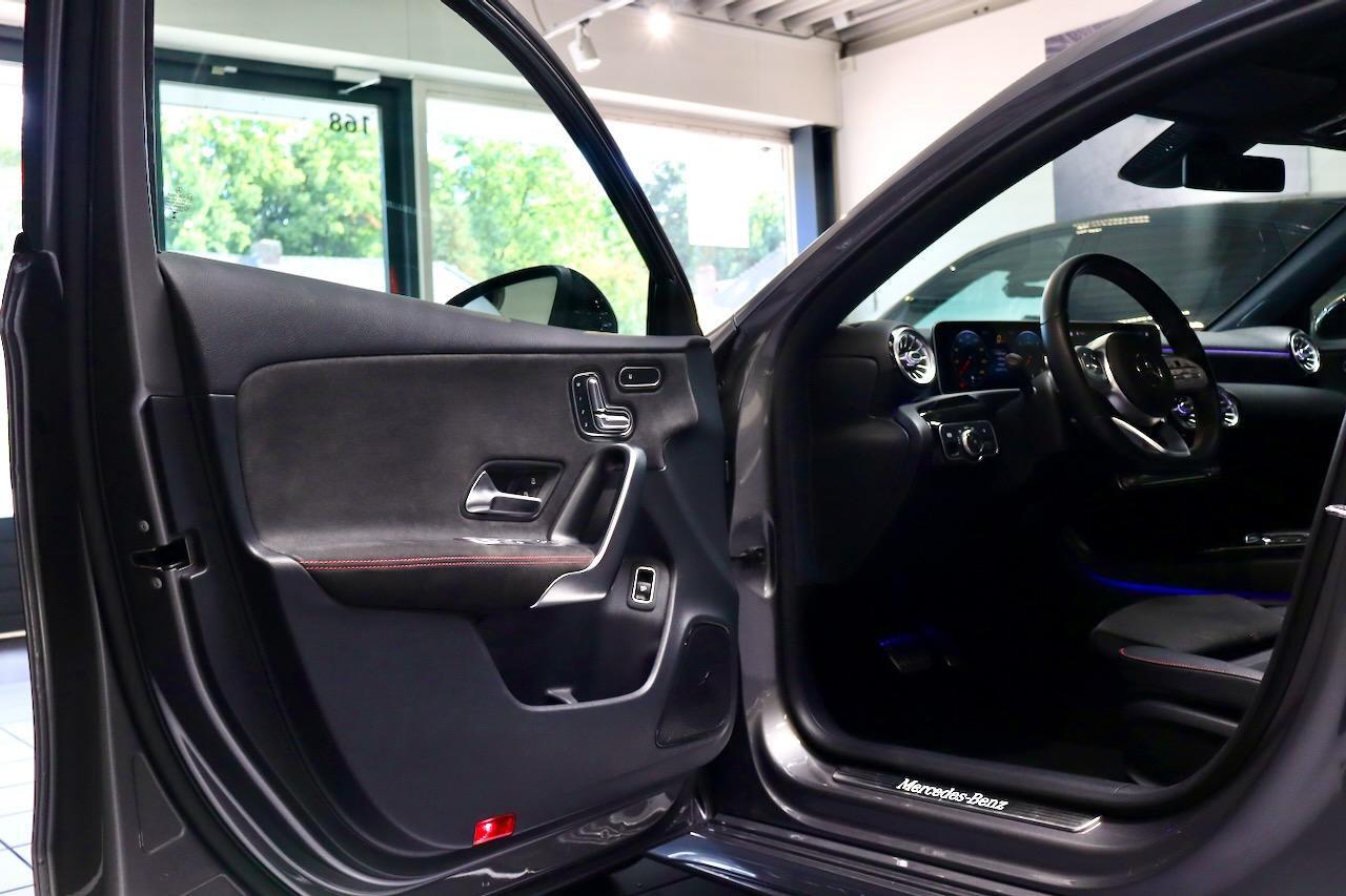 Mercedes-Benz A-KLASSE 180d Premium + AMG|PANO|Sfeer|CAM
