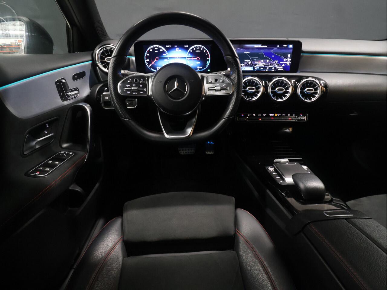 Mercedes-Benz A-KLASSE 250 e AMG Limited *WEEKAANBIEIDNG* [SCHUIFKANTELDAK, SFEERVERLICHTING, CAMERA, PDC V+A, MEMORY SEATS, APPLE CARPLAY, ANDROID AUTO, CRUISE CONTROL, STOELVERWARMING, NIEUWSTAAT]