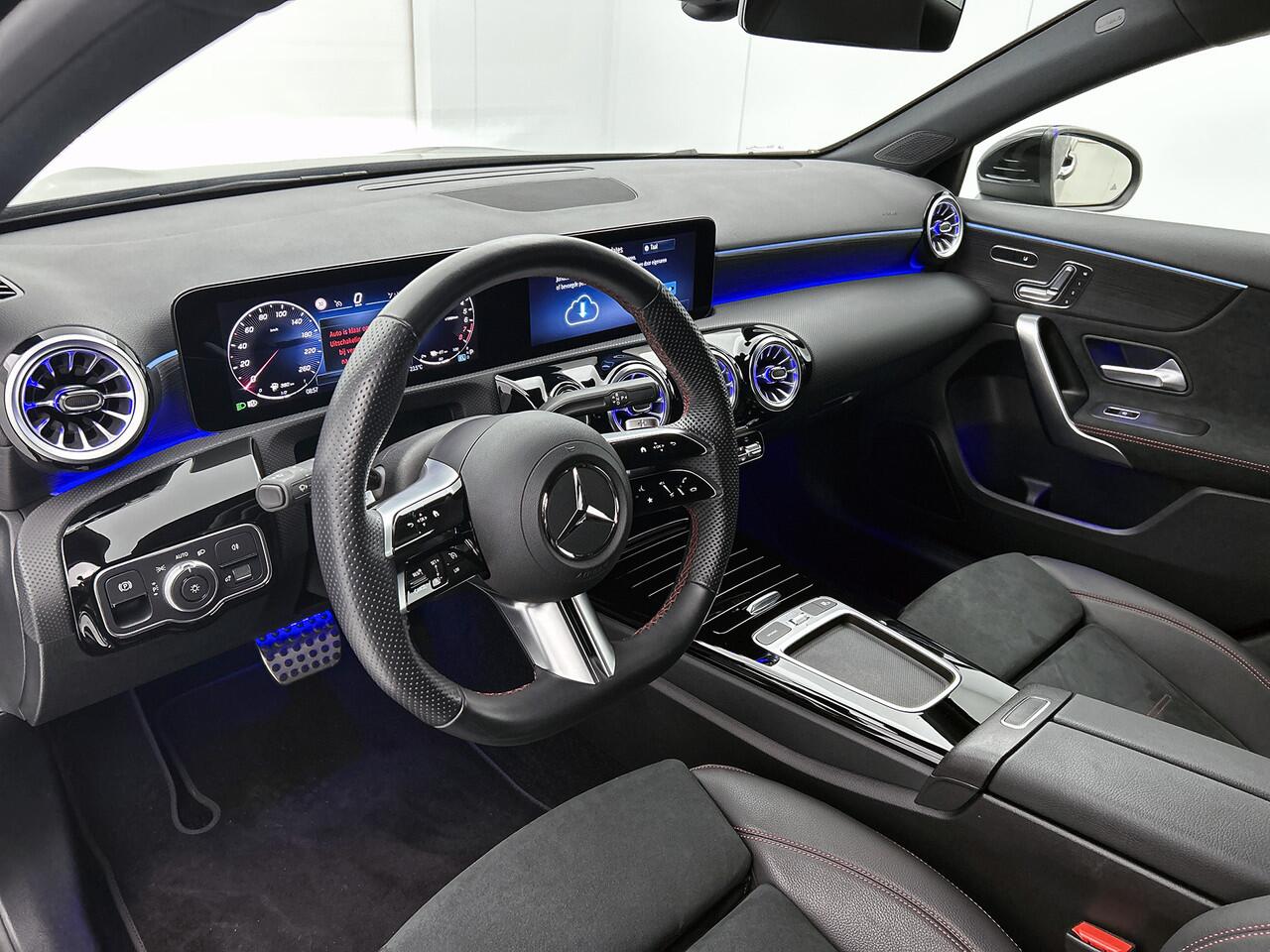 Mercedes-Benz A-KLASSE 250 e AMG Line Memory, 19 inch, 360* Camera,