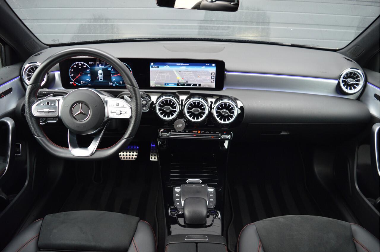 Mercedes-Benz A-KLASSE 180 Business Solution AMG | CAMERA | SFEERVERLICHTING |