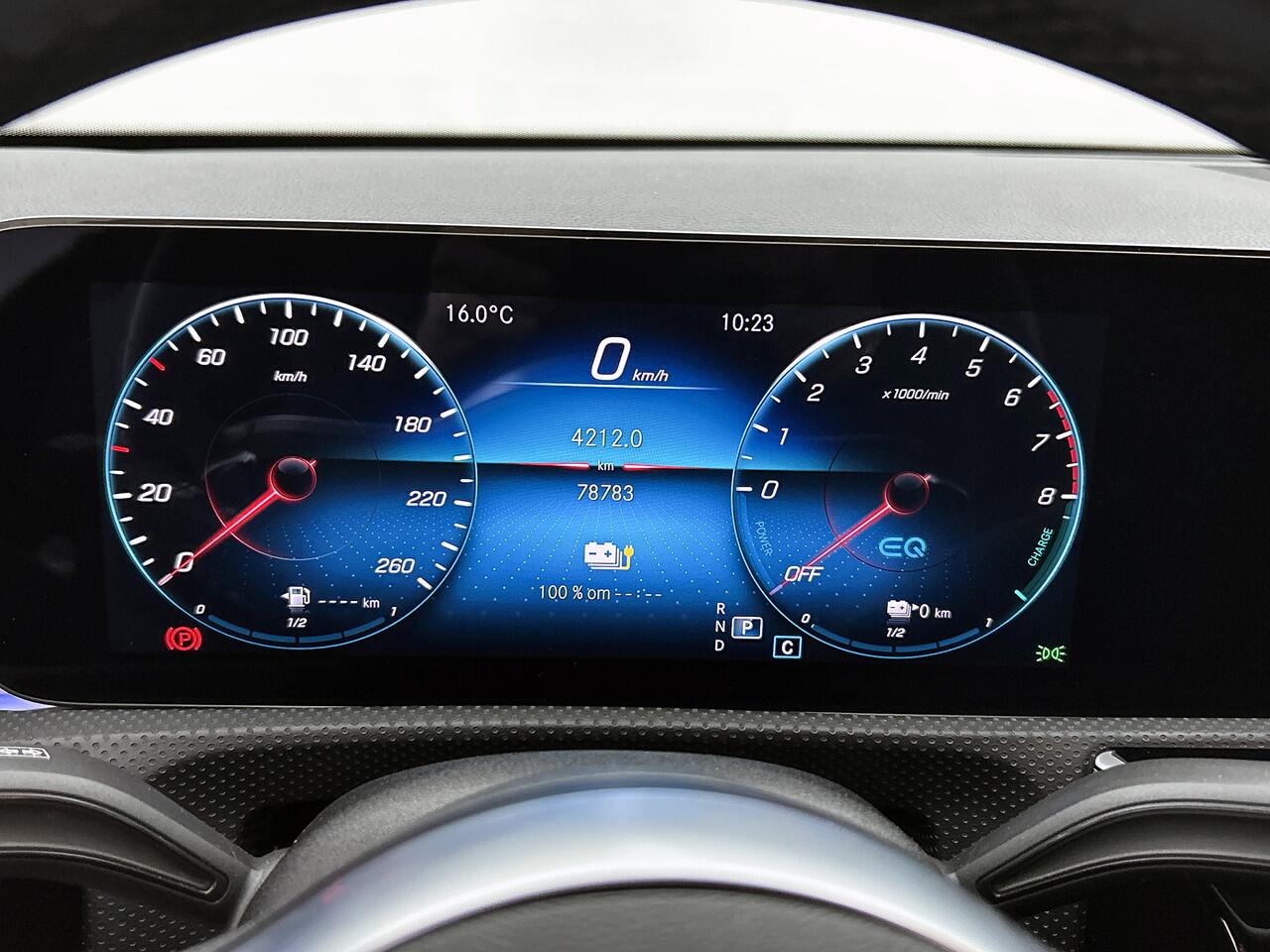 Mercedes-Benz A-KLASSE 250 e Business Solution AMG Limited 5 Spaaks lichten metalen | MBUX wide screen | Navigatie | Parking support met camera achter | Inclusief 24 maanden MB Certified garantie voor Europa.