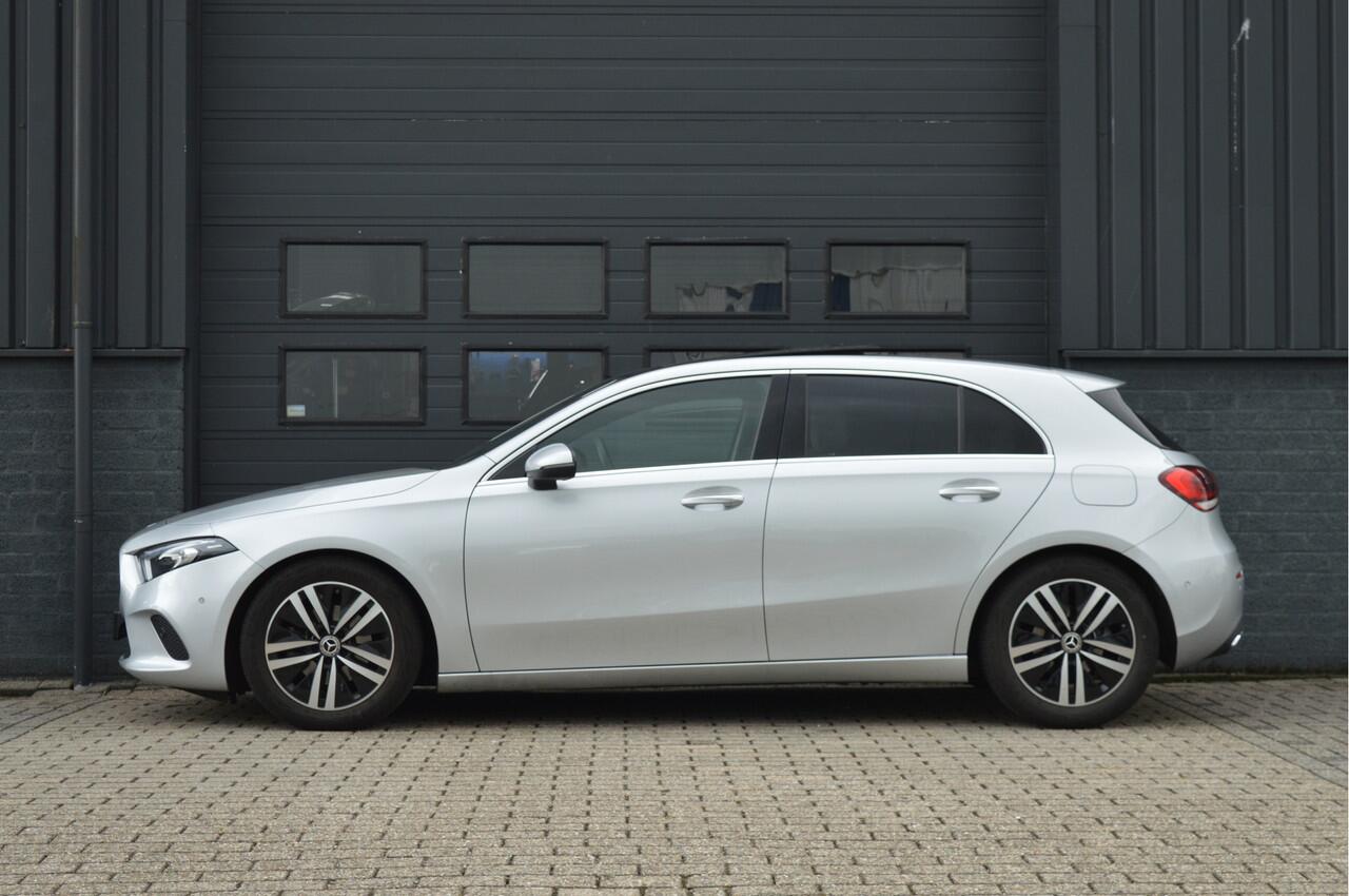 Mercedes-Benz A-KLASSE 180 Luxury Line | PANO | ACC | CAM | KEYLESS | SFEERVERLICHTING |