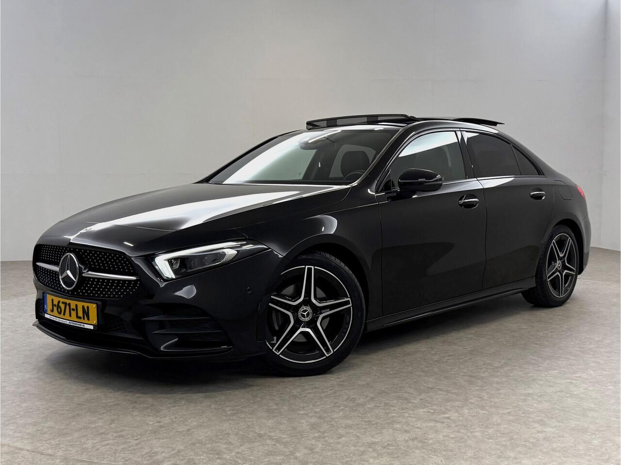 Mercedes-Benz A-KLASSE 200 AMG | Pano | Memory | Sfeer | Virtual | Burmester | Camera | NAP