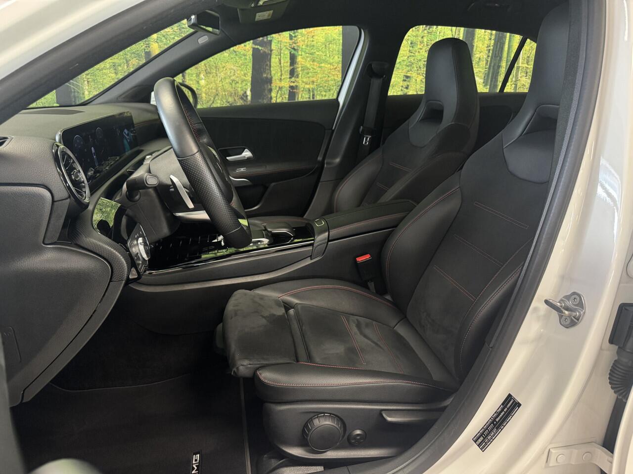 Mercedes-Benz A-KLASSE 180 Business Solution AMG | Cruise Control | Achteruitrijcamera | Parkeersensoren | Navigatie | Apple Carplay | Keyless Go | Stoelverwarming |