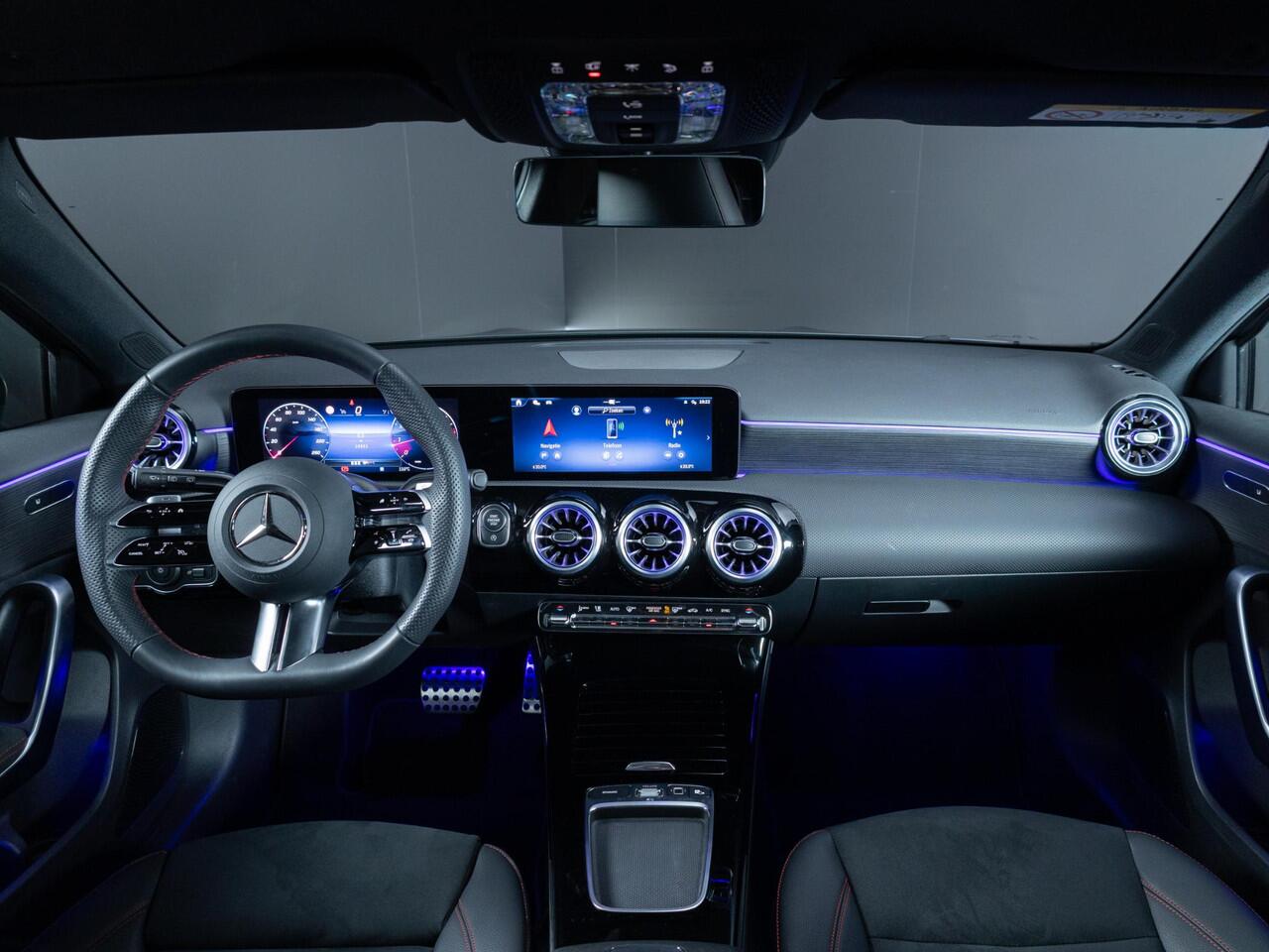 Mercedes-Benz A-KLASSE Hatchback 180 Business Solution AMG Panorama dak