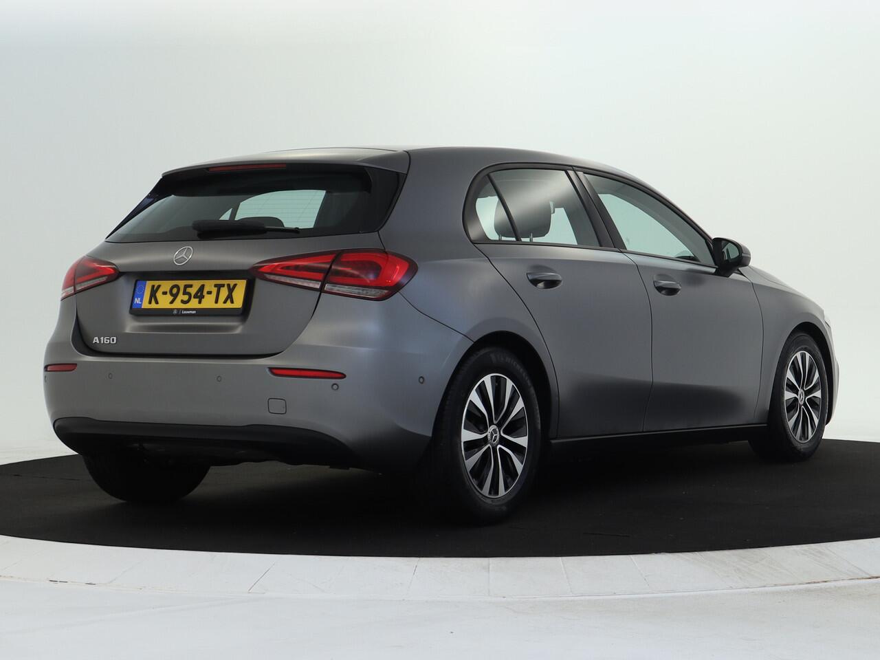 Mercedes-Benz A-KLASSE 160 Business Solution Ledkoplampen | Parkeerpakket met achteruitrijcamera | Stoelverwarming Voor | Spiegelpakket | Inclusief 24 maanden MB Certified garantie voor Europa.