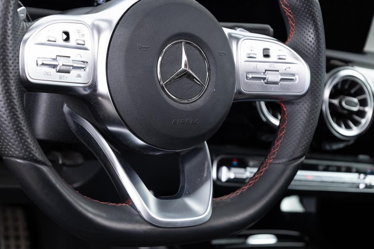 Mercedes-Benz A-KLASSE 250 e AMG Line | PANORAMADAK | Full LED ? 1e Eigenaar