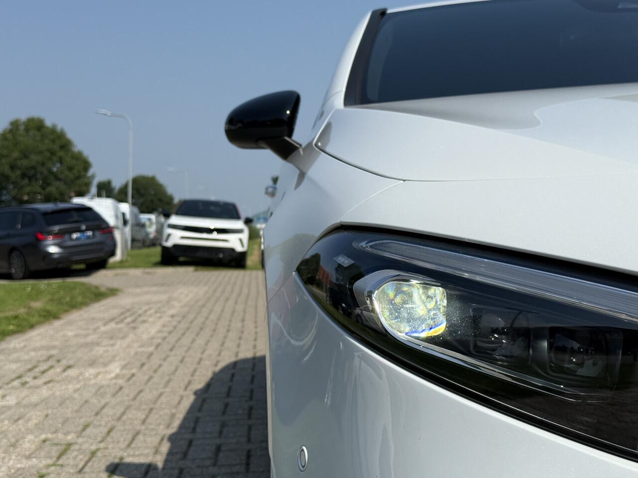 Mercedes-Benz A-KLASSE 250 e Business Solution AMG Camera | Dubbele klok