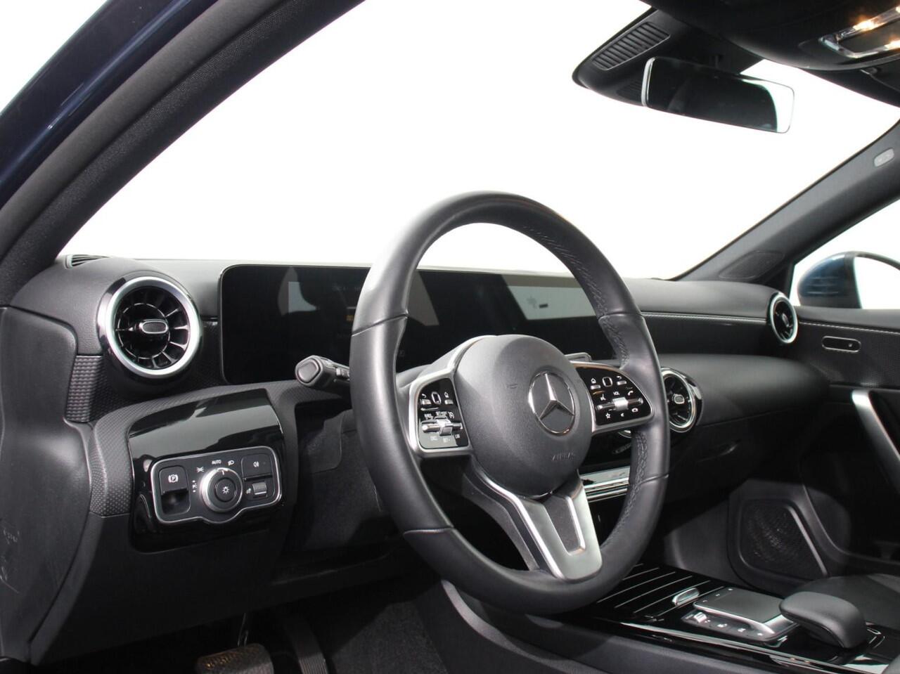 Mercedes-Benz A-KLASSE 200 163pk DCT Progressive | DEMO ! | Navigatie Parkeersensoren Camera Cruise Control Stoelverwarming Ledverlichting Climate Control