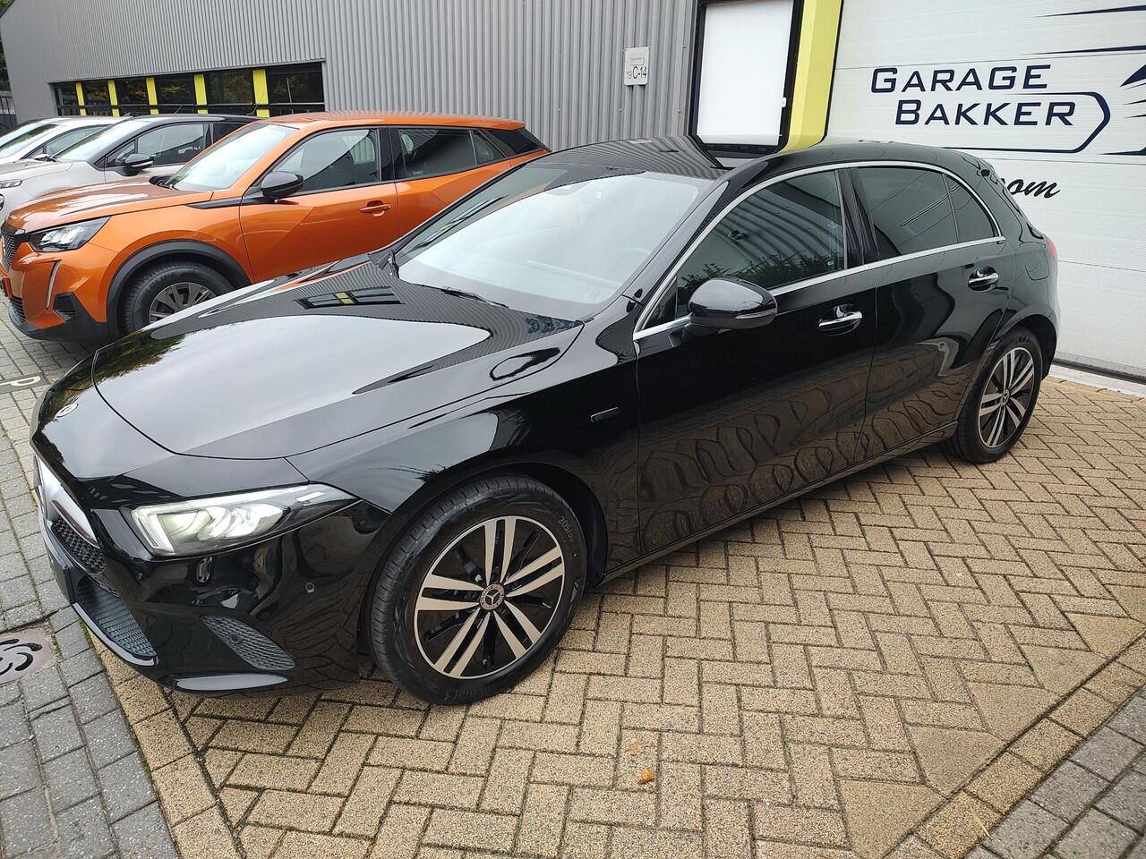 Mercedes-Benz A-KLASSE 250 e Business Line Plug-In Trekhaak Leder Carplay Navi Led 360-Camera Widescreen