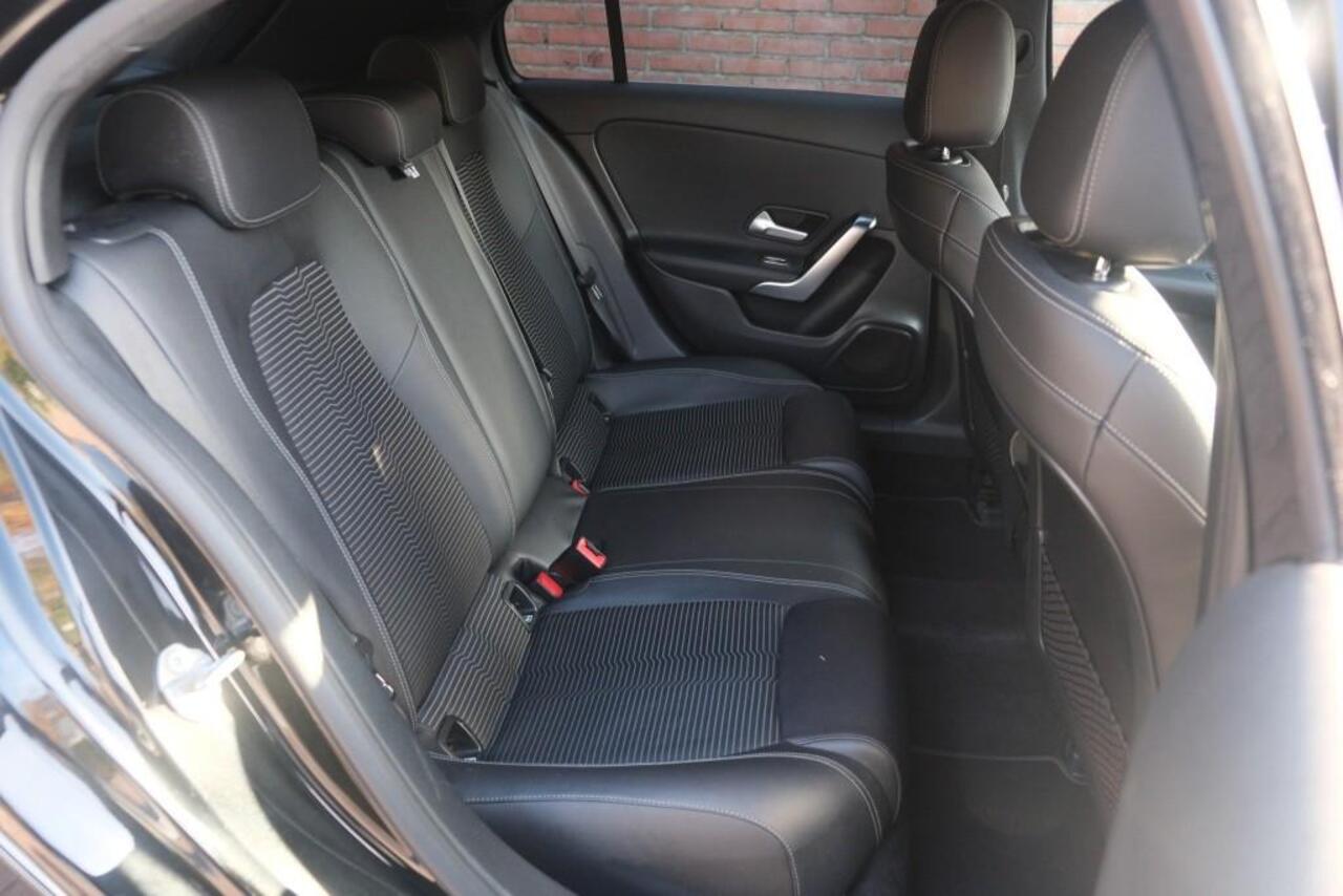 Mercedes-Benz A-KLASSE 180 136pk Business Solution | Widescreen | Climate | Cruise | Camera | Stoelverwarming | PDC