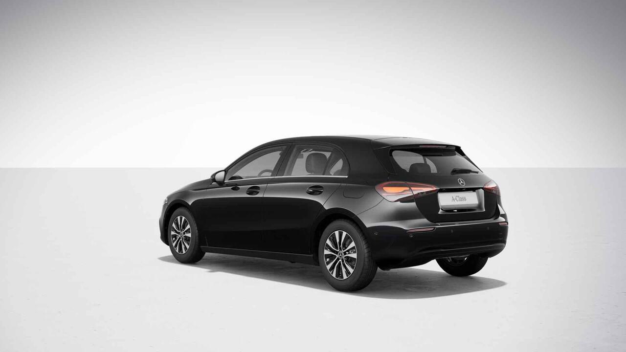 Mercedes-Benz A-KLASSE 180 Star Edition | Stoelverwarming | Achteruitrijcamera | MBUX navigatie Premium