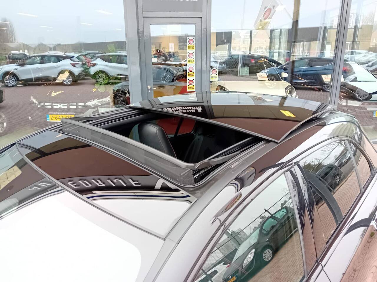 Mercedes-Benz A-KLASSE 220 4MATIC** AMG Line **Automaat*PANORAMA*Head-up display*Memory*LED*Stoel verwarming*191 PK*Vol Opties ** BOVAG GARANTIE