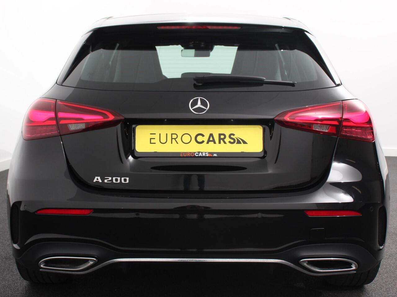 Mercedes-Benz A-KLASSE 200 Automaat AMG Line | Navigatie | Climate control | Camera | Parkeer sensoren | Half Lederen Bekleding | Led | Cruise Control adaptive | LM Velgen | Dab | Led