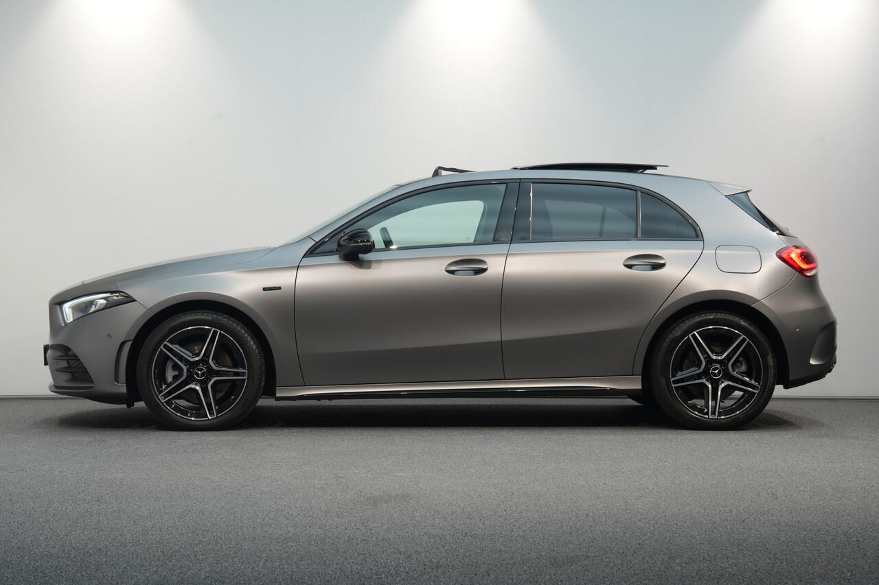 Mercedes-Benz A-KLASSE 250 e AMG MAGNO MAT ? NIGHT ? PANO ? CAMERA ? SFEER ? MBUX-HIGH END