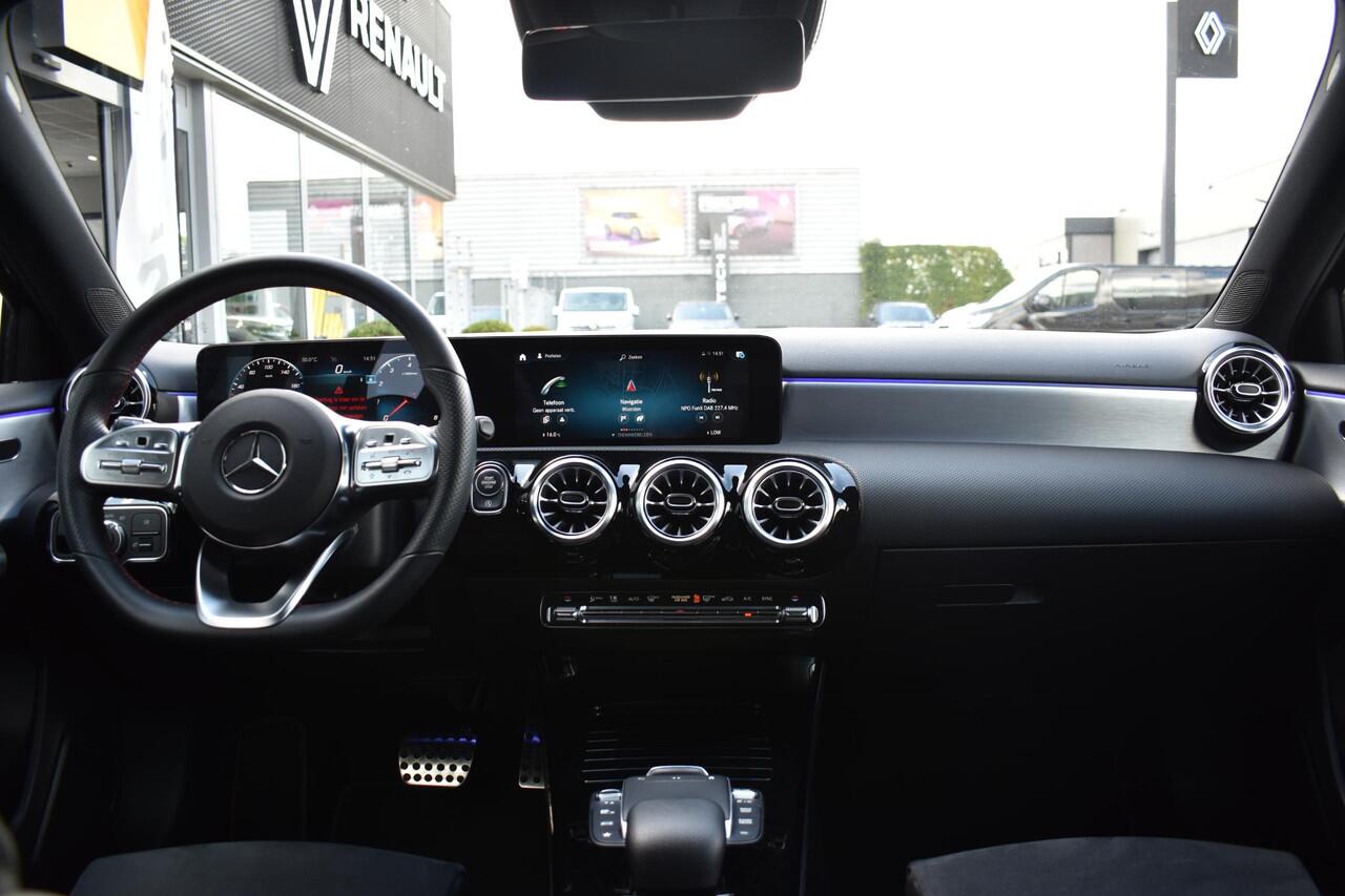 Mercedes-Benz A-KLASSE 180 Business Solution AMG | AUTOMAAT | SFEER-VERLICHTING | CAMERA | NAVI | CRUISE CONTROL | STOELVERWARMING | CLIMATE CONTROL | PDC | LMV