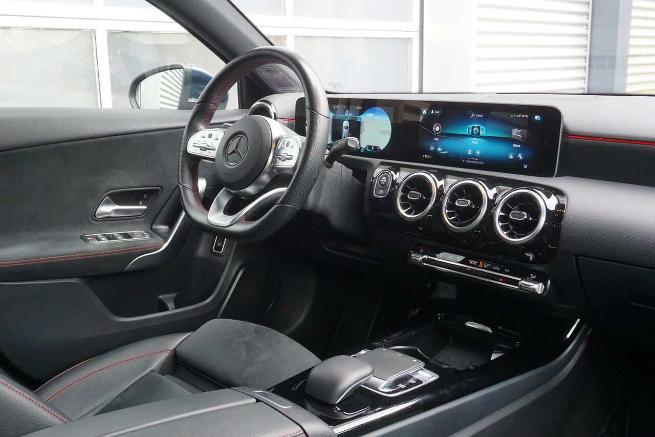 Mercedes-Benz A-KLASSE 180 Business Solution AMG | Automaat | WideScreen | Camera | Origineel NL |
