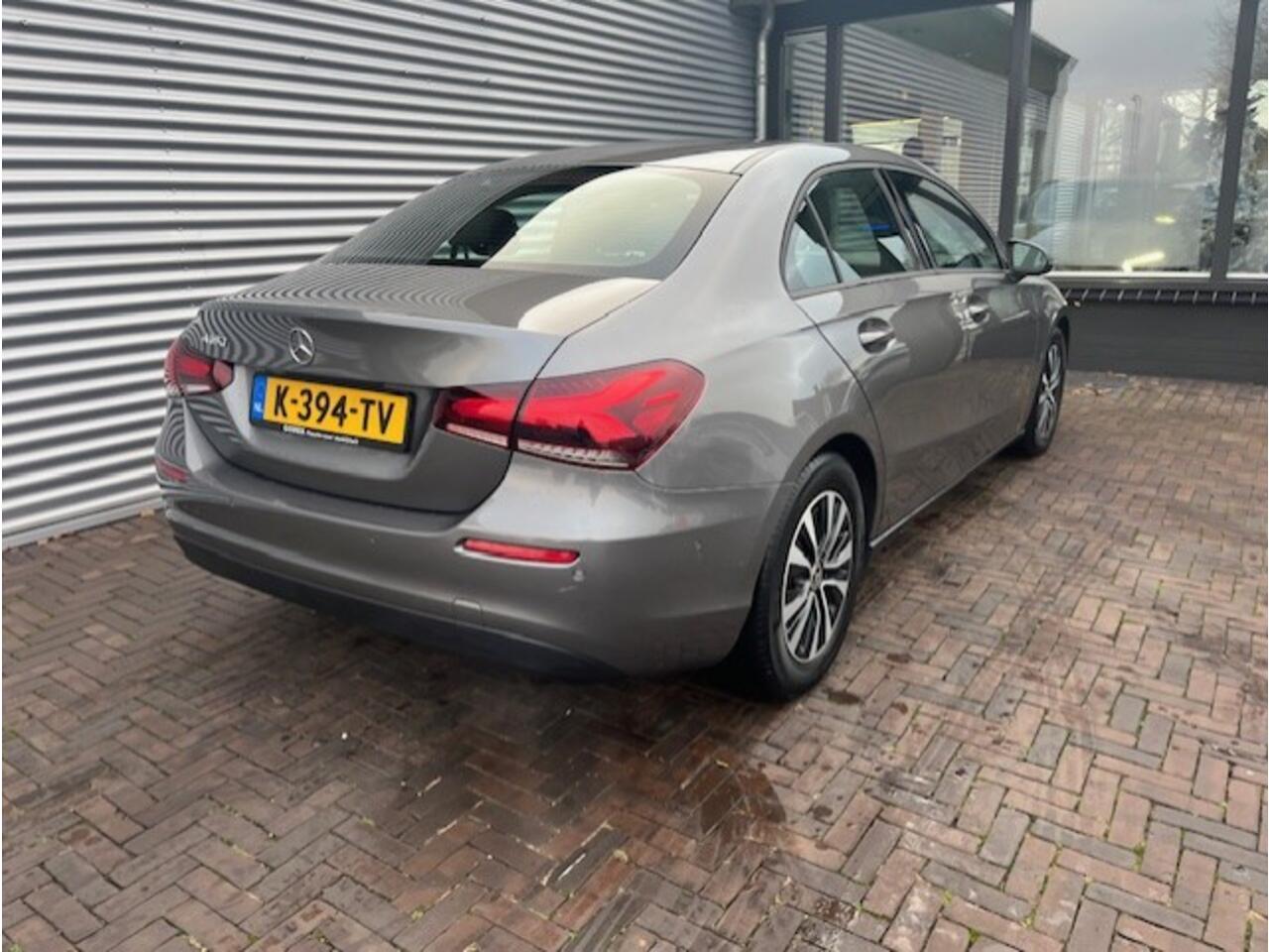 Mercedes-Benz A-KLASSE 180 Business Solution
