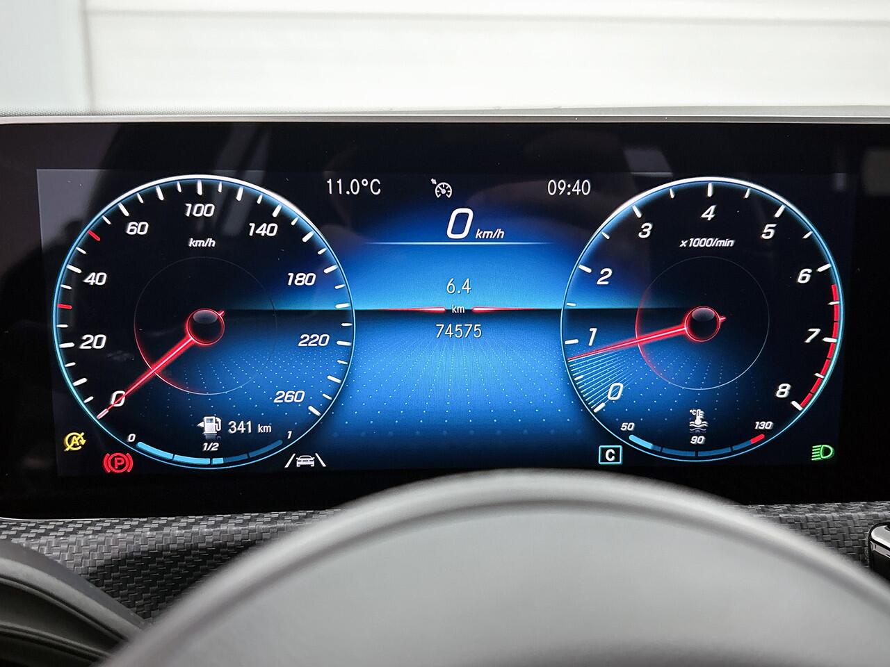 Mercedes-Benz A-KLASSE 160 Business Solution | Parkeerpakket met Camera | Ledkoplampen | Navigatie | Stoelverwarming | Inclusief 24 maanden Mercedes-Benz Certified garantie voor Europa.