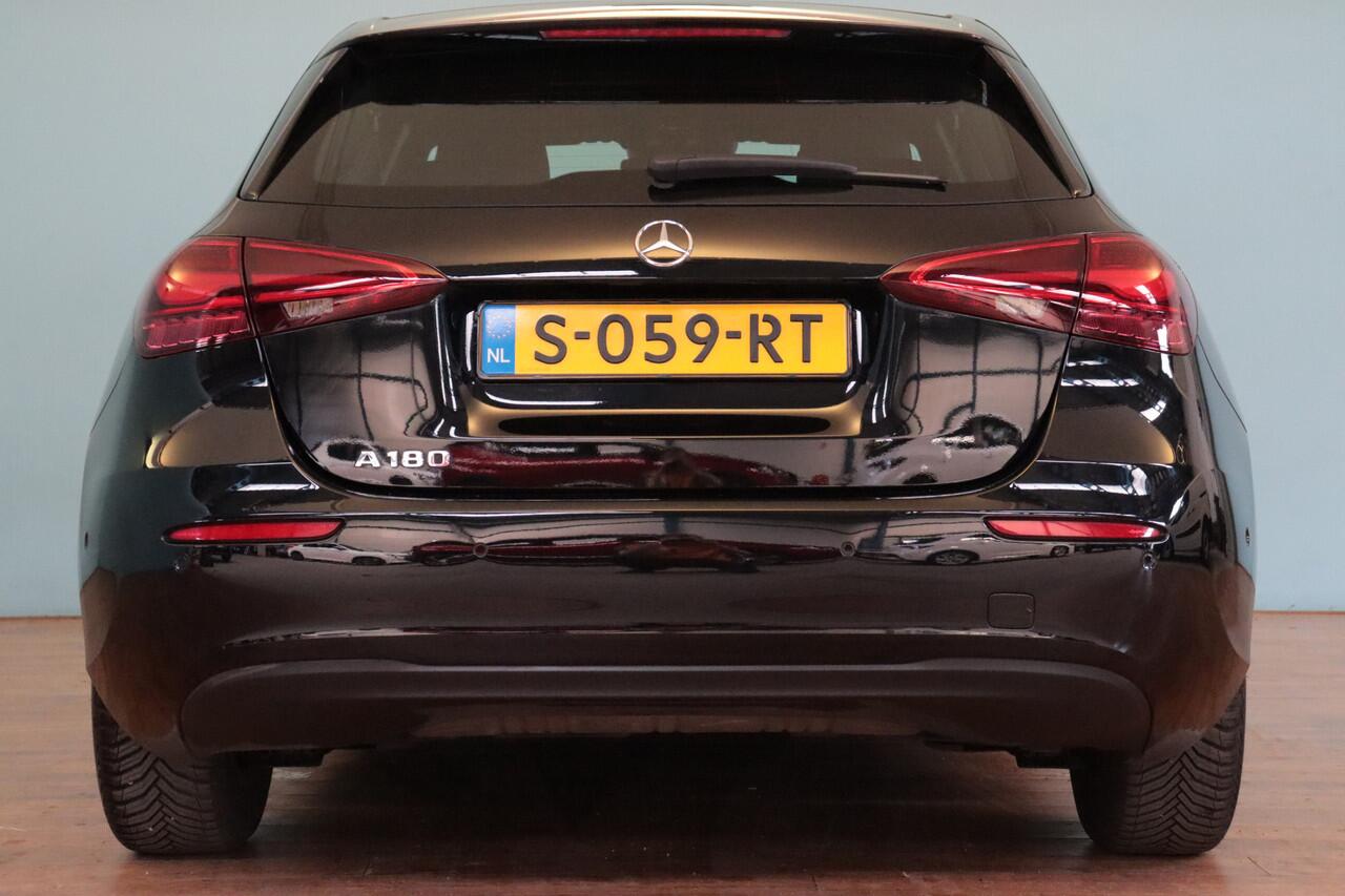 Mercedes-Benz A-KLASSE 180 Business Line Automaat | NAVI | CLIMA | CAMERA + PDC | STOELVERW | WIDE-SCREEN |