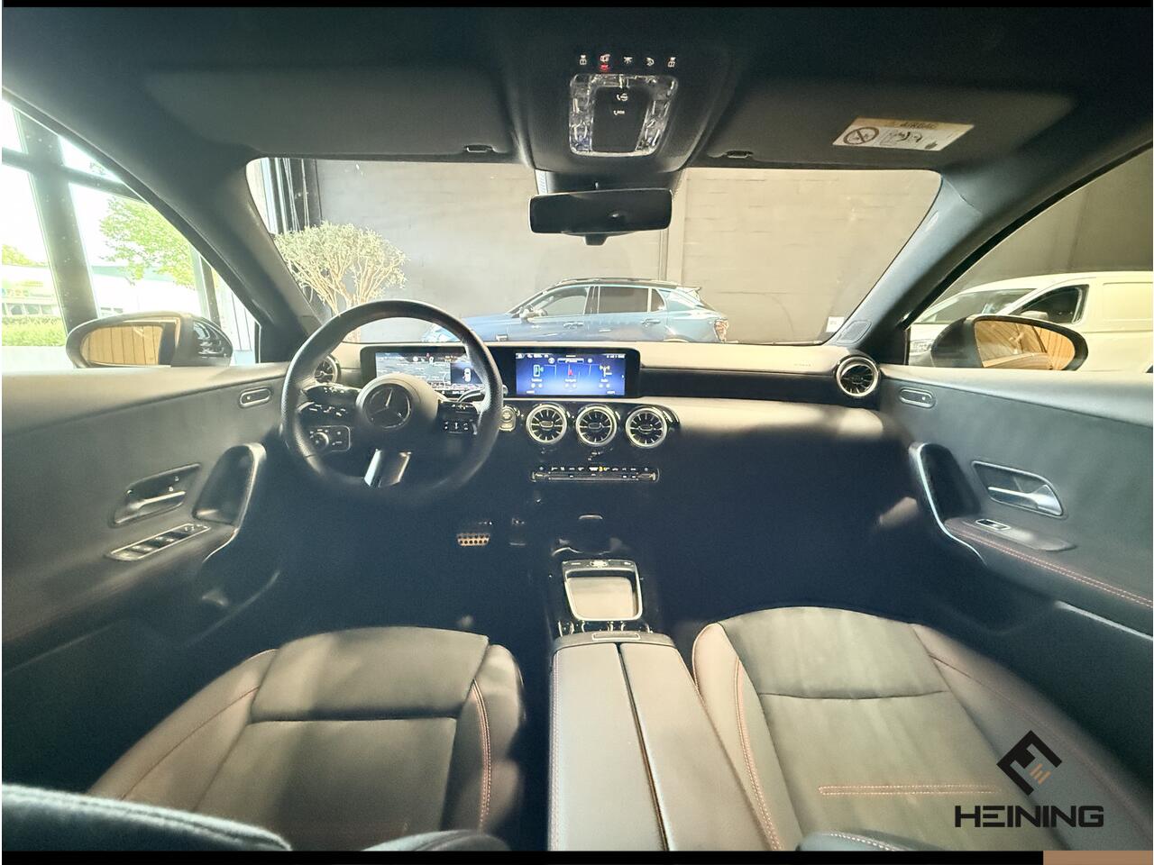 Mercedes-Benz A-KLASSE 180 Star Edition AMG Line. Stoelverwarming. Apple-carplay. Camera Hollandse auto met NAP