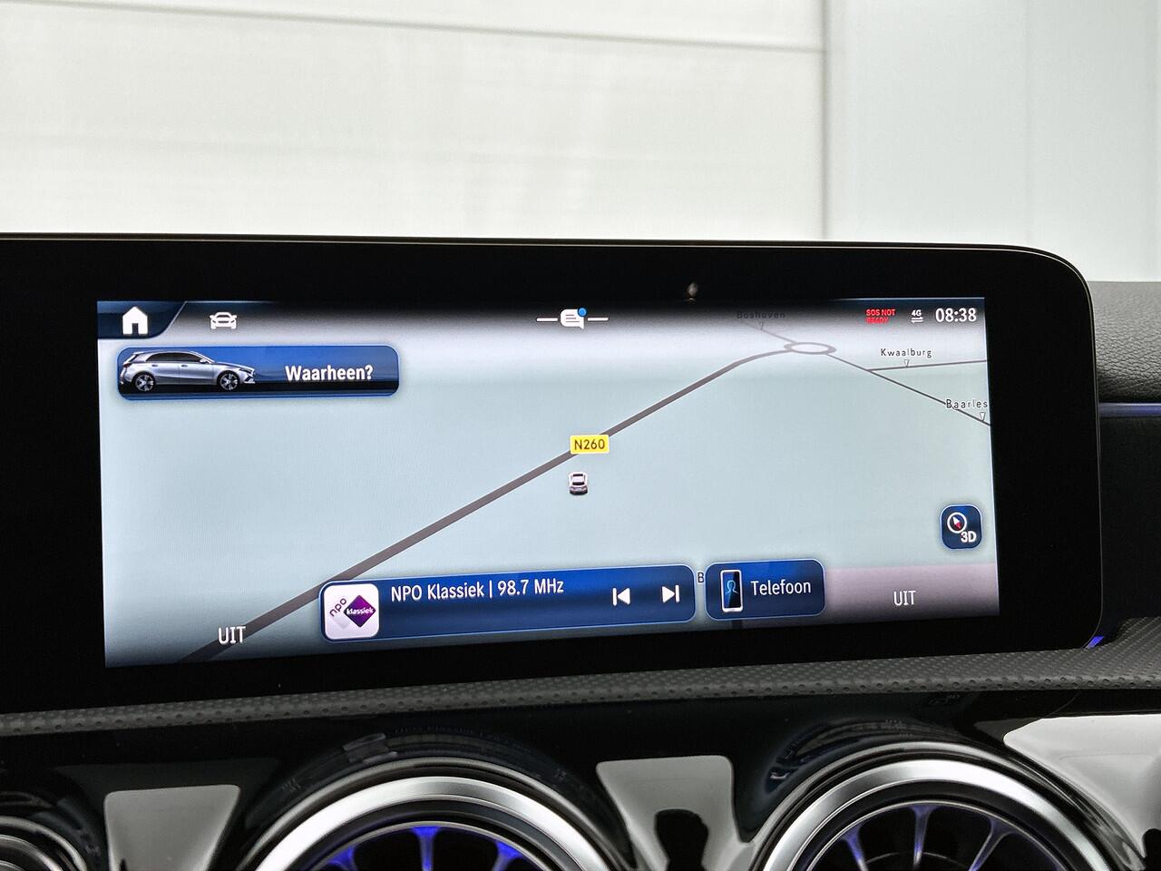 Mercedes-Benz A-KLASSE 250 e Business Solution AMG | Trekhaak | Nightpakket | Multibeam LED | Stoelverwarming voor | Panoramaschuifdak | Smartphone-integratie |