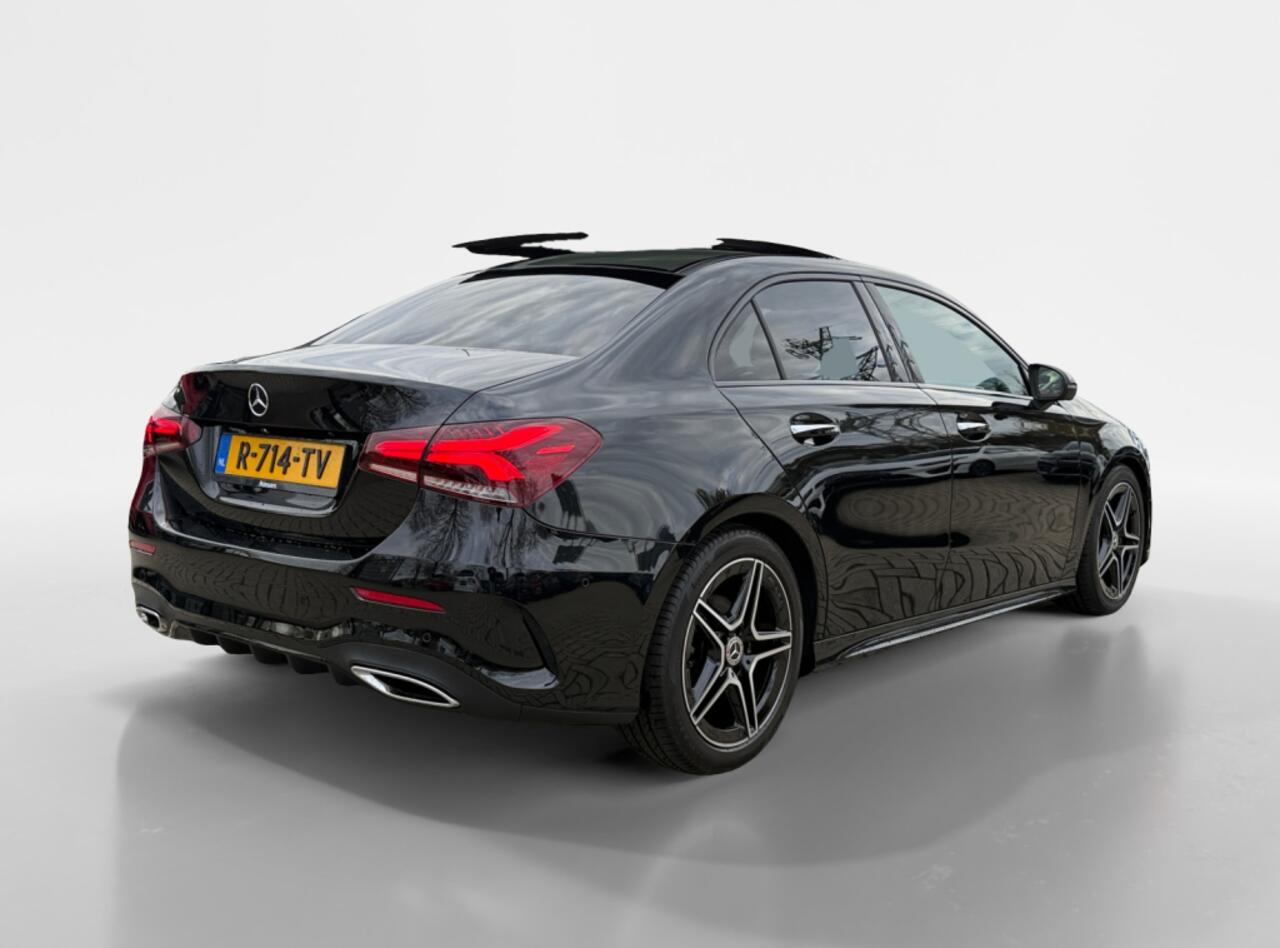Mercedes-Benz A-KLASSE 180 AMG Line I Panoramadak I Leder I Widescreen