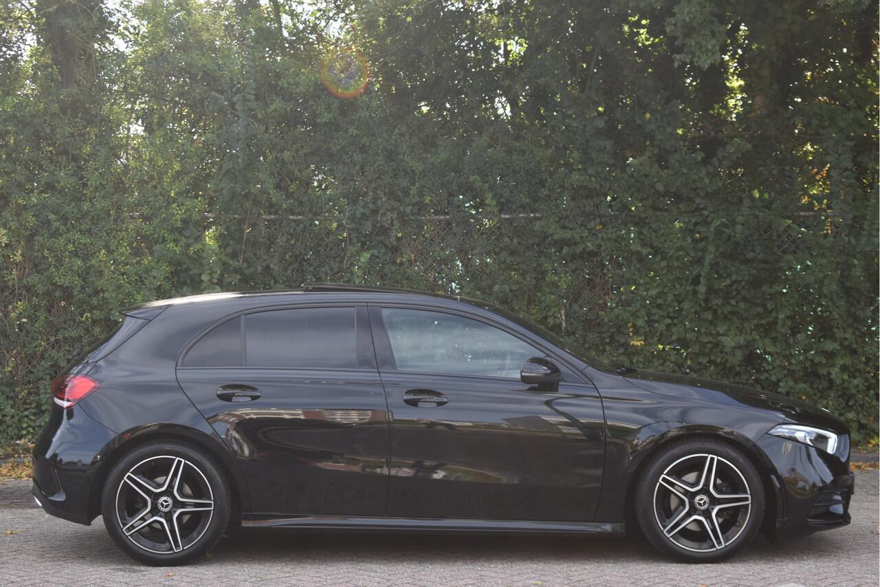 Mercedes-Benz A-KLASSE 200 Business Solution AMG Night 163pk | Pano.dak | Camera | Sfeerverlichting | Virtual cockpit | Carplay | Stoelverwarming | Dodehoekdetectie