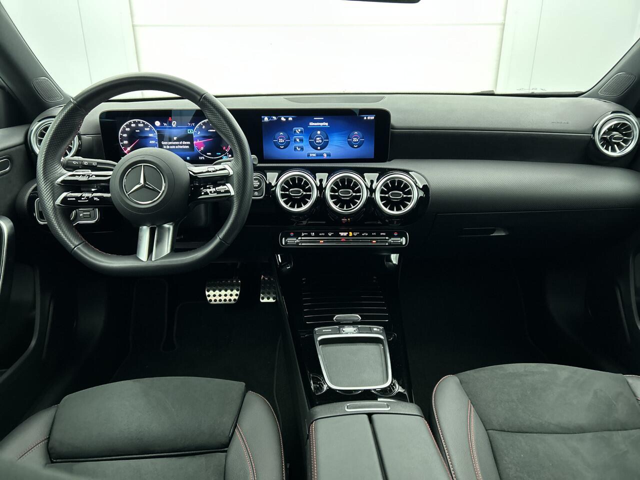 Mercedes-Benz A-KLASSE 180 AMG Star Edition AMG Line | Ledkoplampen | Apple CarPlay | Licht- en zicht pakket | Keyless-Go | Spiegel Pakket | Stoelverwarming. Inclusief 24 maanden MB Certified garantie voor Europa.