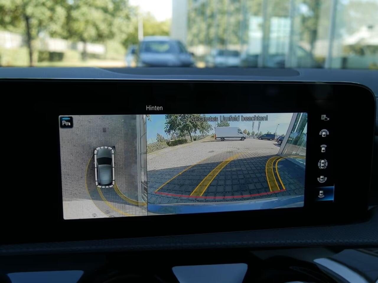 Mercedes-Benz A-KLASSE 250e AMG ** LED, MBUX+, LEDER, DISTR, PANO, 2 zone AIRCO, 19-inch LMV, HuD, ** 1e EIG - UNFALLFREI ** ** INFORMEER OOK NAAR ONZE AANTREKKELIJKE FINANCIAL-LEASE TARIEVEN **