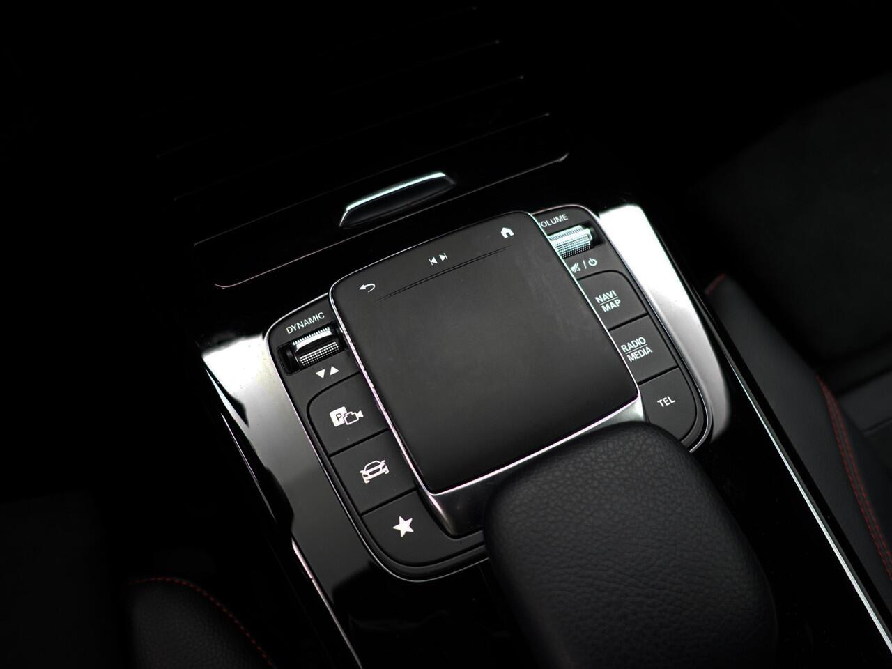 Mercedes-Benz A-KLASSE AMG Street Style Edition Aut- Panoramadak, Aero Package, Xenon Led, Alcantara Sport Interieur