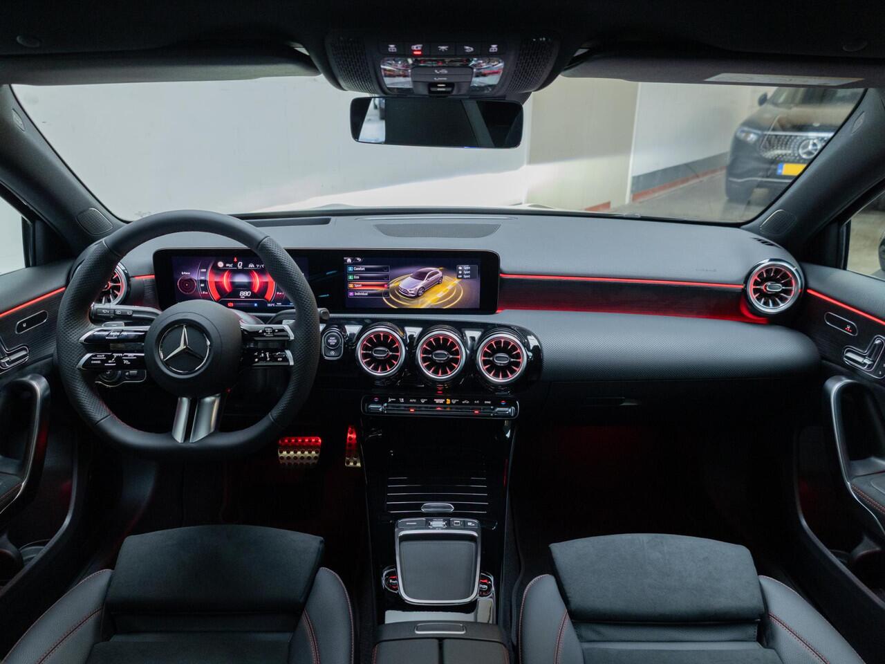 Mercedes-Benz A-KLASSE Hatchback 180 Business Solution AMG Panorama dak