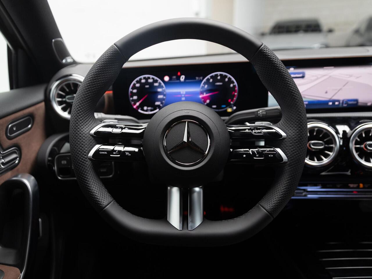 Mercedes-Benz A-KLASSE Limousine 180 Business Solution AMG