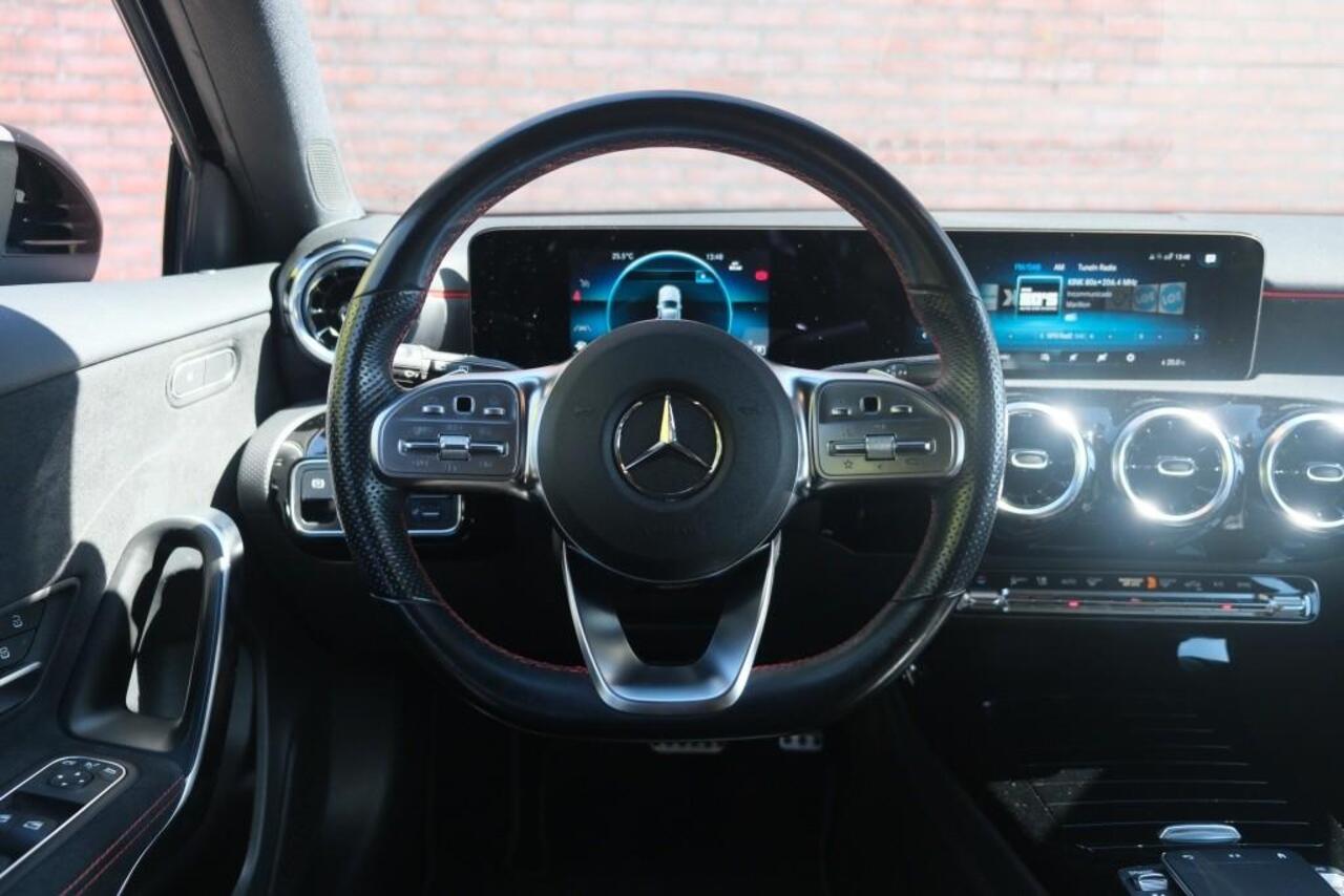 Mercedes-Benz A-KLASSE 200 163pk Aut. Business Solution AMG | Navi | Climate | Cruise | Camera | Stoelverwarming | PDC