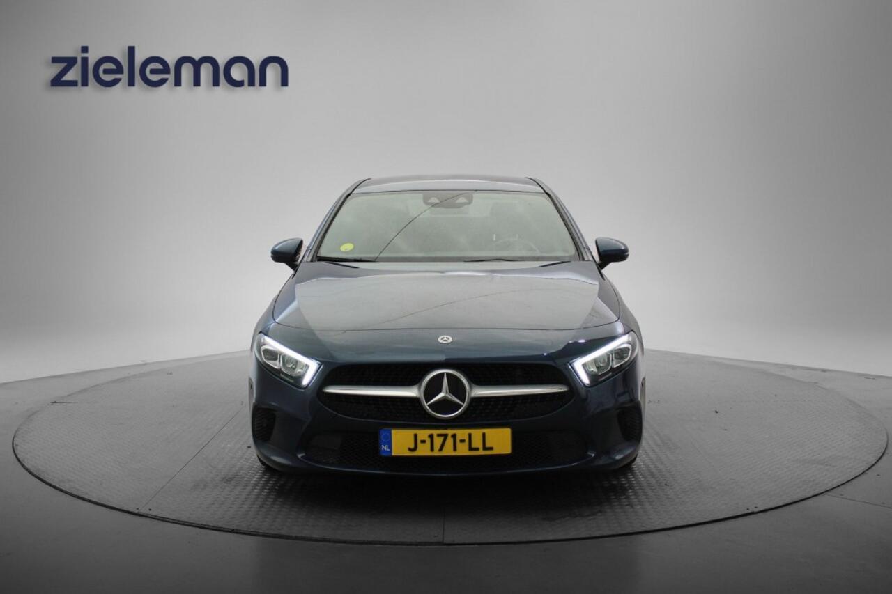 Mercedes-Benz A-KLASSE Sedan 180 Business Solution Automaat - Navi, Camera, Half Leer, Stoelverw.