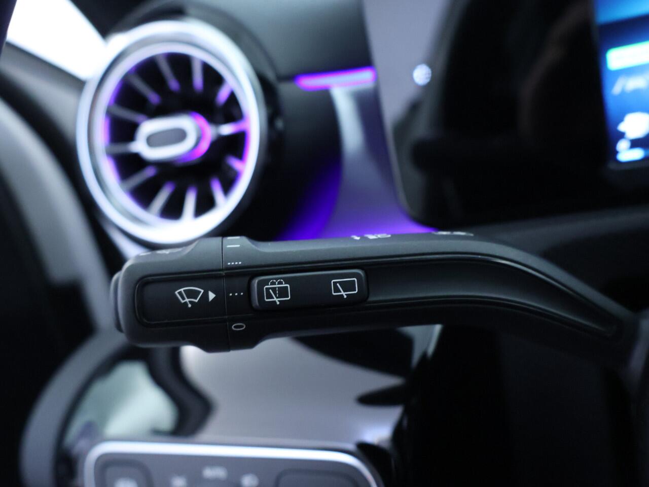 Mercedes-Benz A-KLASSE 250 e AMG Line | Panoramadak | Sfeerverlichting | Cruise Control | Inclusief 24 maanden MB Certified garantie voor Europa.