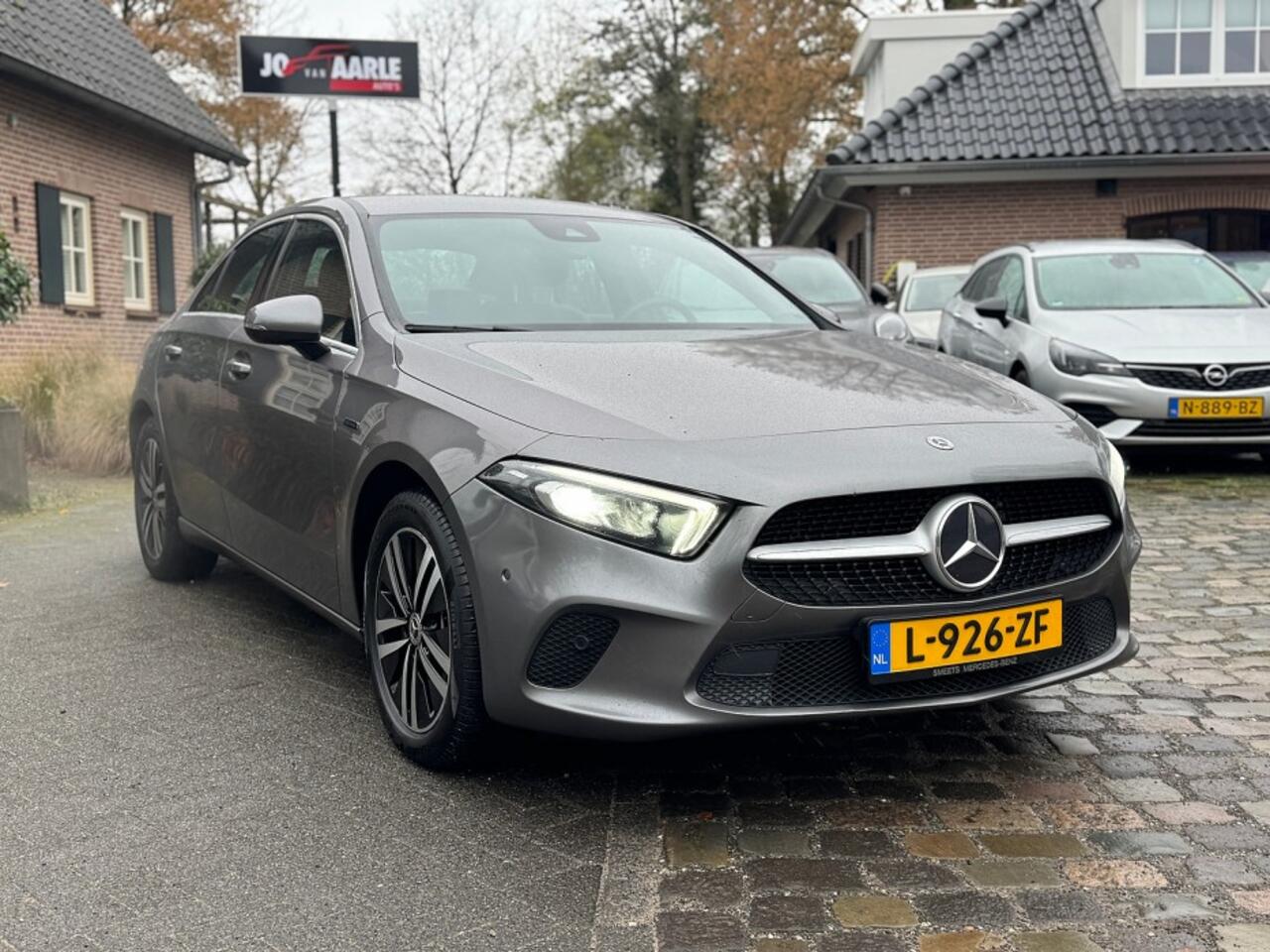 Mercedes-Benz A-KLASSE 250 e Bns Sol Luxury Lim ecc,widescreen,zwartleer,lmv,navi,led,pdc