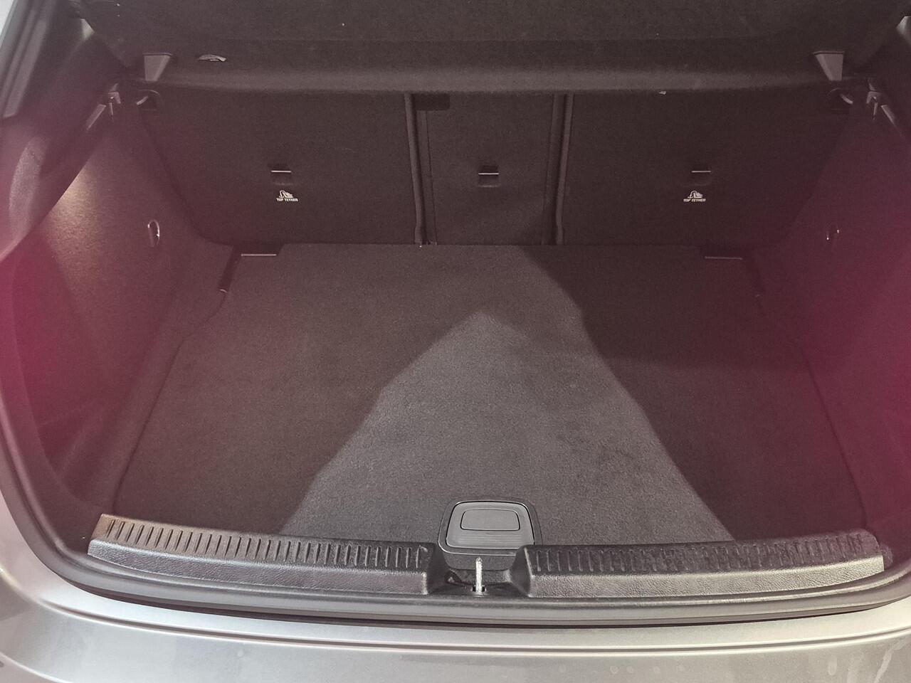 Mercedes-Benz A-KLASSE 180 Business Solution | Wide Screen | Navigatie | Camera |