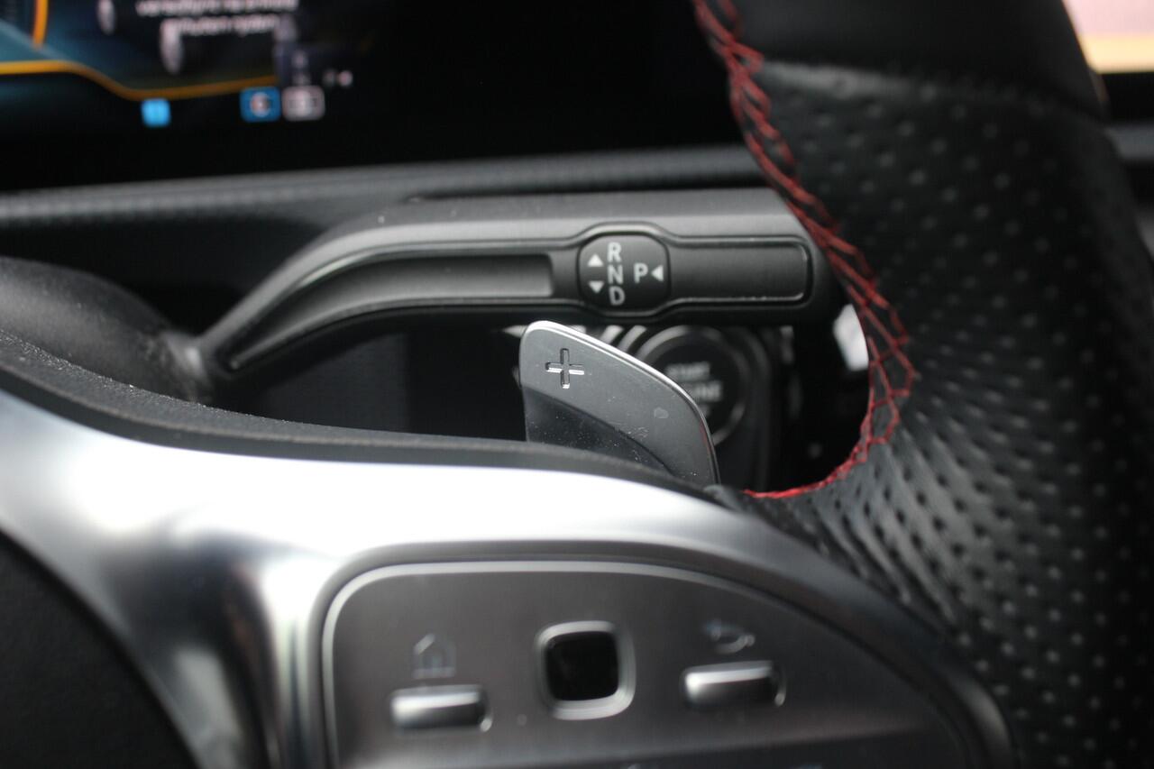 Mercedes-Benz A-KLASSE AMG 35 4MATIC - WIDESCREEN - ALCANTARA - CARPLAY - CAMERA -