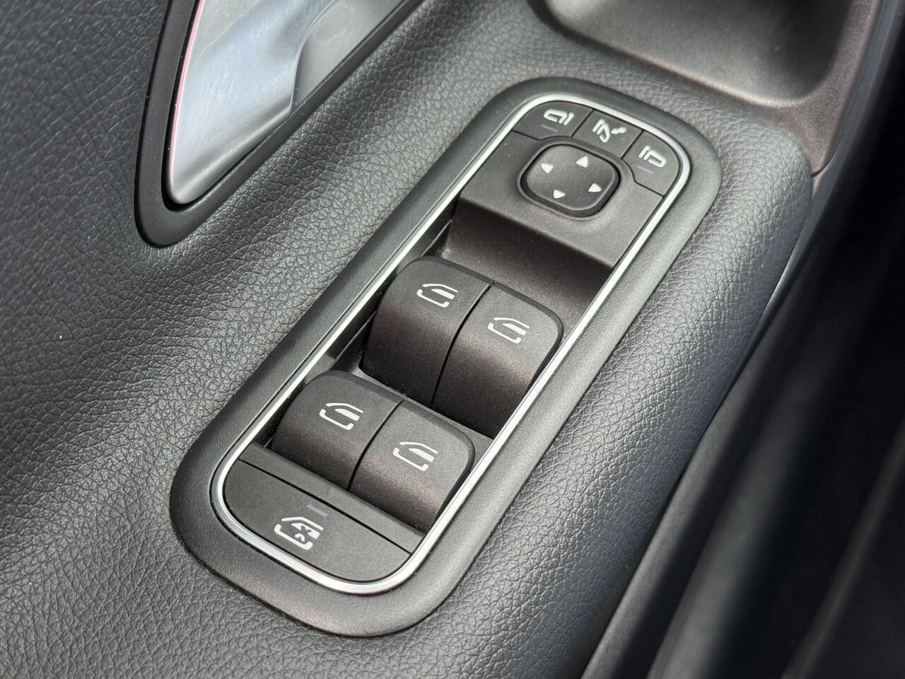 Mercedes-Benz A-KLASSE BWJ 2020 180 136 PK Business Solution AUTOMAAT | TREKHAAK | STOELVERW. | FULL LED | CAMERA | CARPLAY + ANDROID | NAVI | CLIMA | CRUISE | LMV | PDC